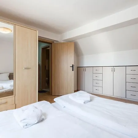 Cozy Space Near Grand Mall Apartment Warna